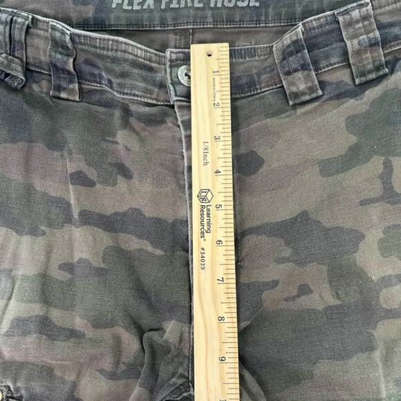 Duluth Trading Men’s Flex Fire Hose Camo Cargo Work Pants 38x32 Utility Canvas - Picture 8 of 10